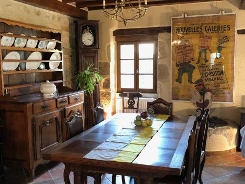Gîte calme avec Spa en été, animaux acceptés, parcage, pour 8 personnes - FR-1-586-64 (Gite calme avec Spa en ete, animaux acceptes, parcage, pour 8 personnes - FR-1-586-64) in 聖阿芒蒙通