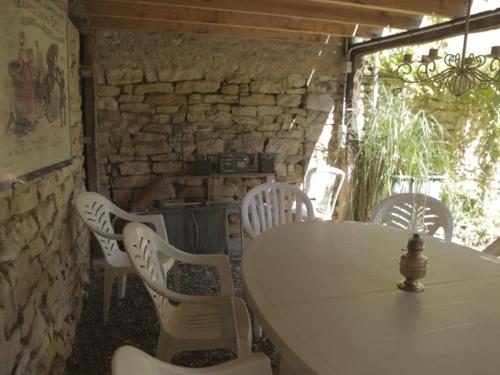 Gîte calme avec Spa en été, animaux acceptés, parcage, pour 8 personnes - FR-1-586-64 (Gite calme avec Spa en ete, animaux acceptes, parcage, pour 8 personnes - FR-1-586-64) in 聖阿芒蒙通