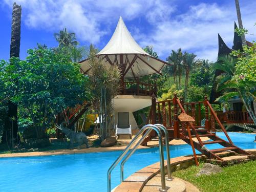 Coco palace resort - 수영장