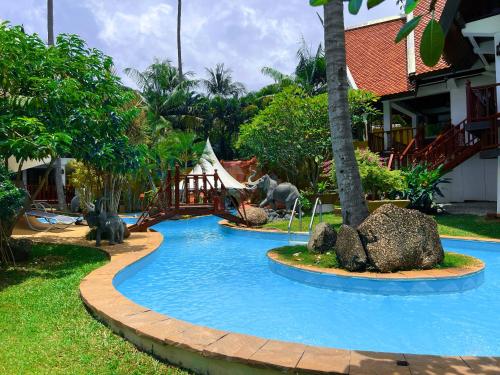 Coco palace resort - 수영장