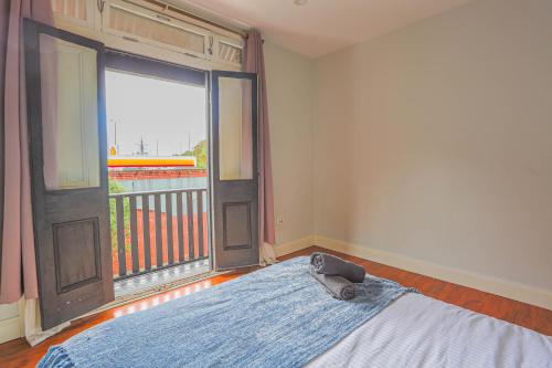 Charming 2 Bedroom House Surry Hills - image 12