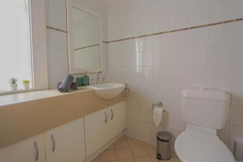 3 Bedrooms - Darling Harbour - Glebe St 2 E-Bikes Included - image 2