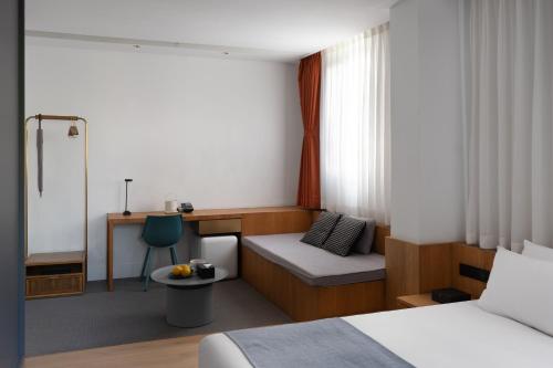 Double Room with Private Bathroom image 7