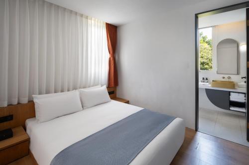 Double Room with Private Bathroom image 9