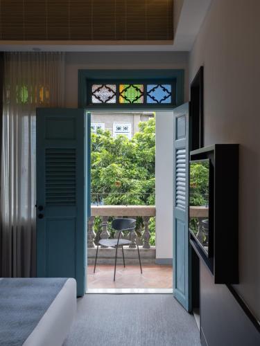 Double Room with Balcony (2 Adults + 1 Child) image 10