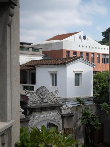 Double Room with Balcony (2 Adults + 1 Child) image 9