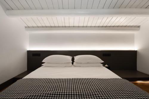 Double Room image 5