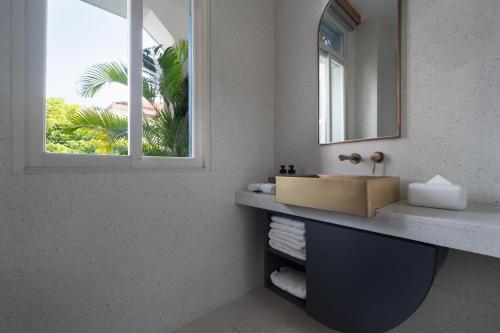 Double Room with Balcony (2 Adults + 1 Child) image 2