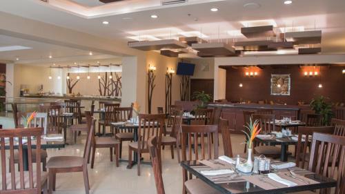 671777037 Holiday Inn Guatemala by IHG