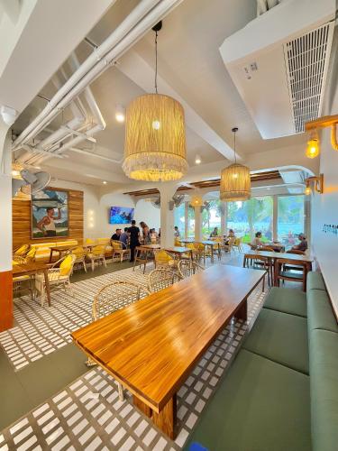 Phi Phi at Pier  in Tonszaj-öböl