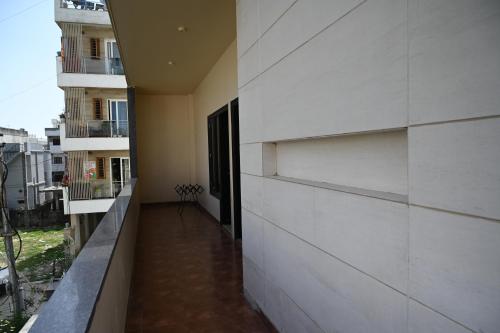 Elegant Villa-Ideal for Shoots Retreats Families - image 3