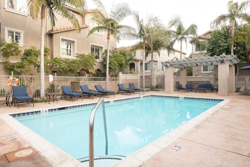 Water Views on Every Floor for this multi Holiday Home - Walk to the Beach Water Views on Every Floor for this multi Holiday Home - Walk to the Beach