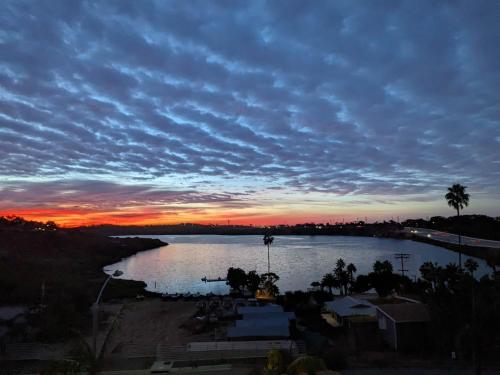 Water Views on Every Floor for this multi Holiday Home - Walk to the Beach Water Views on Every Floor for this multi Holiday Home - Walk to the Beach