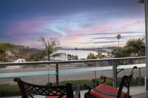 Water Views on Every Floor for this multi Holiday Home - Walk to the Beach Water Views on Every Floor for this multi Holiday Home - Walk to the Beach