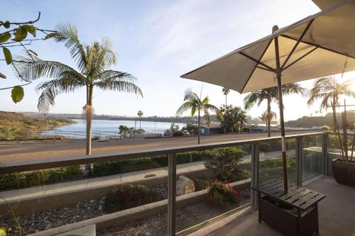 Water Views on Every Floor for this multi Holiday Home - Walk to the Beach Water Views on Every Floor for this multi Holiday Home - Walk to the Beach