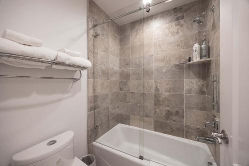 Water Views on Every Floor for this multi Holiday Home - Walk to the Beach Water Views on Every Floor for this multi Holiday Home - Walk to the Beach