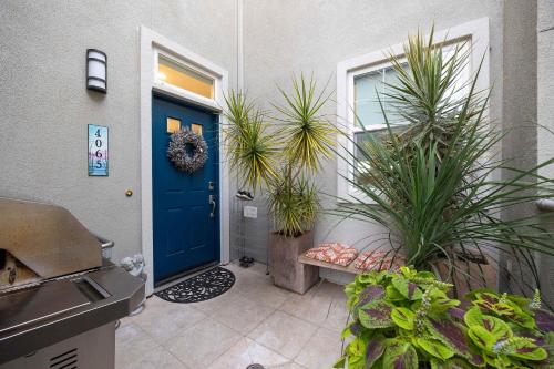 Water Views on Every Floor for this multi Holiday Home - Walk to the Beach Water Views on Every Floor for this multi Holiday Home - Walk to the Beach