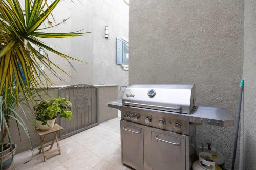 Water Views on Every Floor for this multi Holiday Home - Walk to the Beach Water Views on Every Floor for this multi Holiday Home - Walk to the Beach