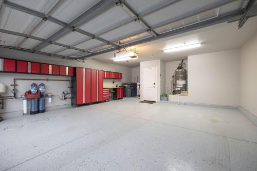 Water Views on Every Floor for this multi Holiday Home - Walk to the Beach Water Views on Every Floor for this multi Holiday Home - Walk to the Beach