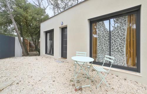 Фасада на хотела, 1 Bedroom Stunning Home In Saint-Bauzille-De-Mont in Galargues