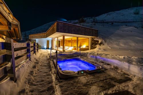 2 bedrooms, 3 beds
