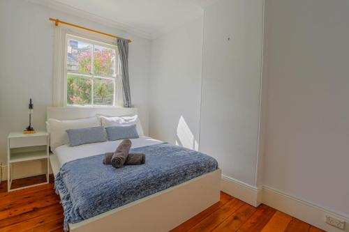 Elegant 2 BR on the edge of Downtown Dowling St 2 E-Bikes Included - image 7