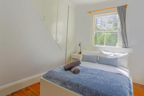 Elegant 2 BR on the edge of Downtown Dowling St 2 E-Bikes Included - image 7