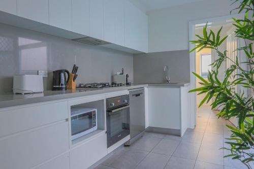 2 Bedroom Darling Harbour - Pyrmont 2 E-Bikes Included - image 11