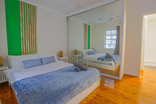2 Bedroom Darling Harbour - Pyrmont 2 E-Bikes Included - image 14