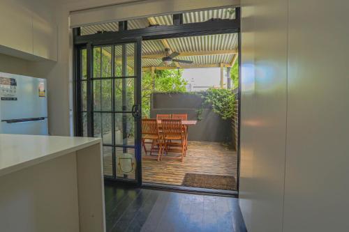 Spacious 3 Bedroom House Glebe with 2 E-Bikes Included - main image