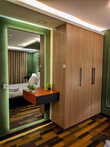 DHA Lahore - Classic One-Bed Suite - image 13