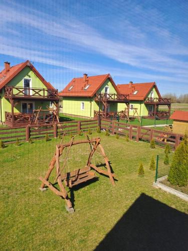 Zielona Ostoja - domy całoroczne z własną linią brzegową