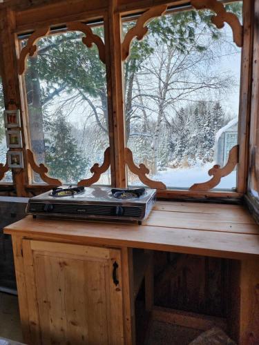 Saguenay-Lac-Saint-Jean Getaway 3-Bedroom Holiday Cottage with Garden View in Petit-Bégin (QC)