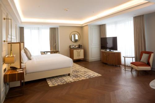 room detail thumbnail 1