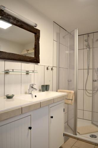 St Lukas Apartments - image 12