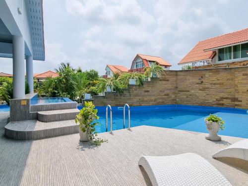 Tina's Living Paradise II - Guesthouses with private pool, 5 min to beach Tina's Living Paradise II - Guesthouses with private pool, 5 min to beach