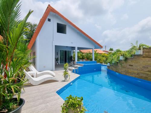 Tina's Living Paradise II - Guesthouses with private pool, 5 min to beach Tina's Living Paradise II - Guesthouses with private pool, 5 min to beach