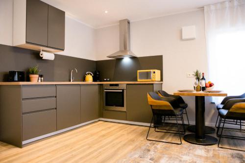 bonquartier - LUXAPT-HAUS - 11 Personen in 5 Apartments mit voll ausgestatteten Küchen, Klimaanlagen und Parkplätzen, Sankt Augustin (foto 6)