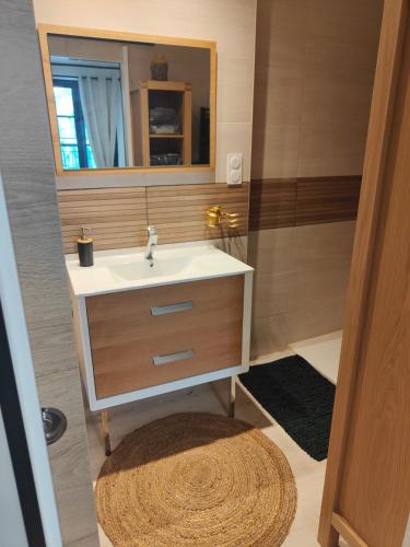 Bathroom, appartement T2 cosy Vias near Vias Train Station