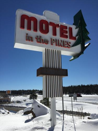 Motel In The Pines - Photo 2 of 50