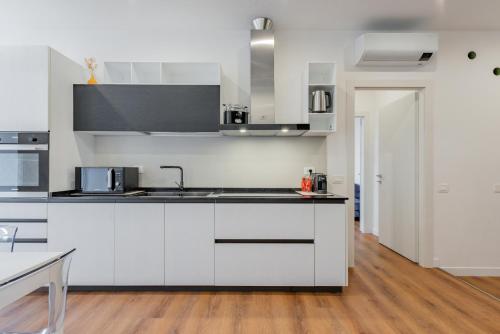 Casa vacanze Delina- Luxury Apartment metro A, Roma (foto 4)