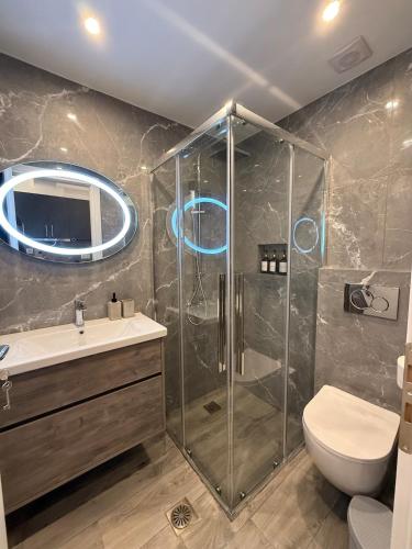 Pagrati Luxury Gray Studio-Chremonidou street, Atény (fotografie 8)