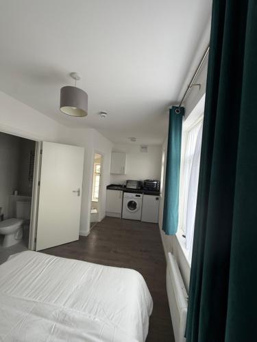 Comfy family studio near Romford Golf Club