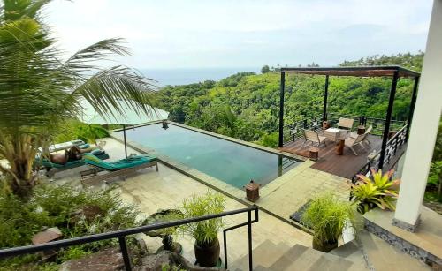 Liri Villa - Ocean, hills, valley view