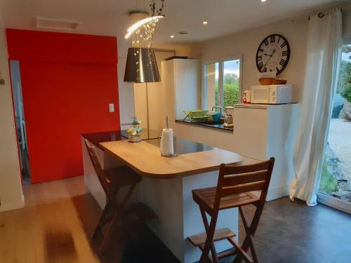 Grande maison sur propriete pres de la plage de Morgat in Morgat