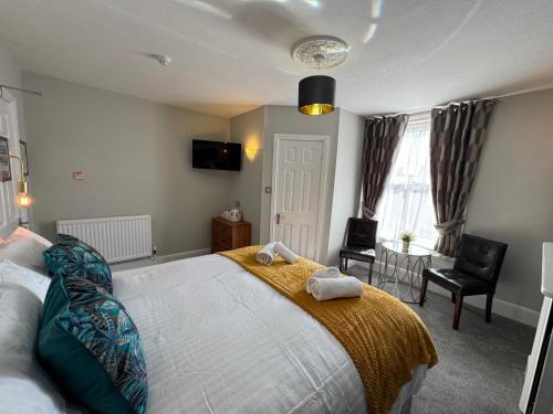 King Room image 6