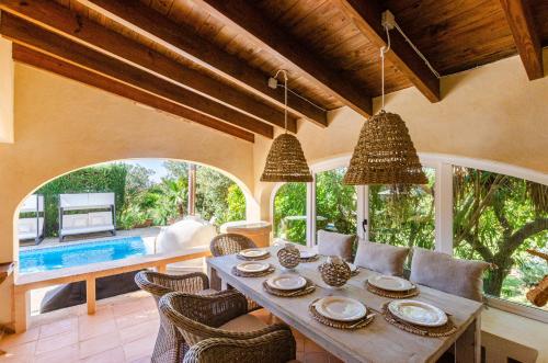 شرفة/ تراس, YourHouse Calimero Villa in ألجايدا