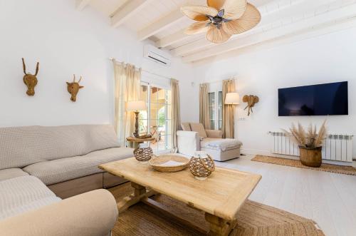 المرافق, YourHouse Calimero Villa in ألجايدا