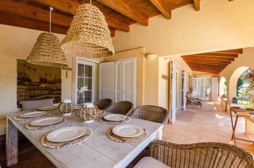 شرفة/ تراس, YourHouse Calimero Villa in ألجايدا