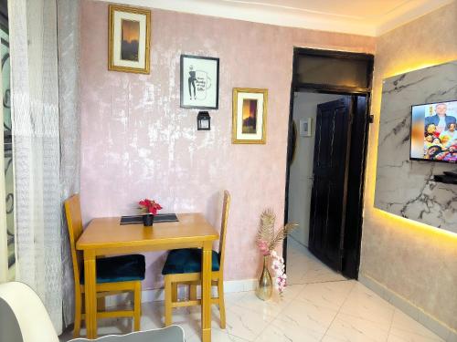 One-Bedroom Apartment image 1